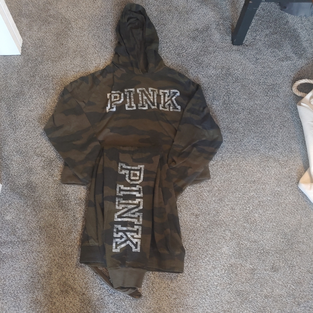 PINK - camo sweatsuit